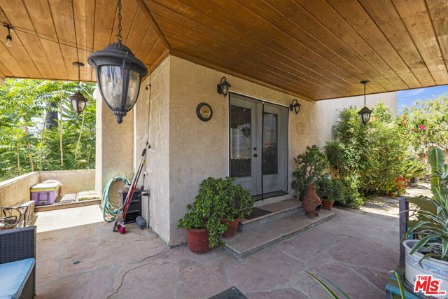 21683 Wo He Lo Trail, Chatsworth CA: https://media.crmls.org/mediaz/5bc7b5db-a6de-487a-8933-2b1848e388fa.jpg