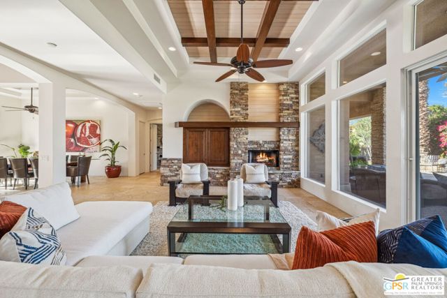 2 Varsity Circle, Rancho Mirage CA: https://media.crmls.org/mediaz/5bc7f1d9-15ef-4fc9-b86a-e83c742a7bf7.jpg