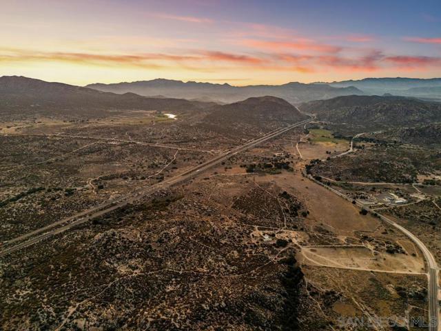 40760 Old Highway 80, Boulevard CA: https://media.crmls.org/mediaz/5bc7fdad-d53e-4751-bb29-92b47bb27d64.jpg