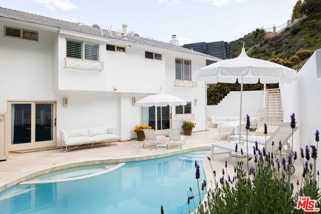 9809 Beeson Drive, Beverly Hills CA: https://media.crmls.org/mediaz/5bc8b43f-74cd-47ee-96cc-ea4826b152cf.jpg