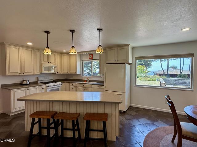 19100 Pacific Drive, Fort Bragg CA: https://media.crmls.org/mediaz/5bc9fa2f-9706-4aac-8b43-03dae108aa72.jpg