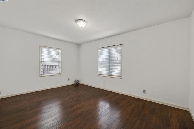 1250 147th Ave, San Leandro CA: https://media.crmls.org/mediaz/5bca704a-fc46-4b0c-894b-a2ab99836e91.jpg