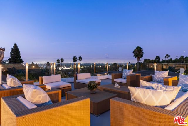 4637 Dunas Lane, Tarzana CA: https://media.crmls.org/mediaz/5bca893e-187b-4b45-807b-ec54d94785f9.jpg