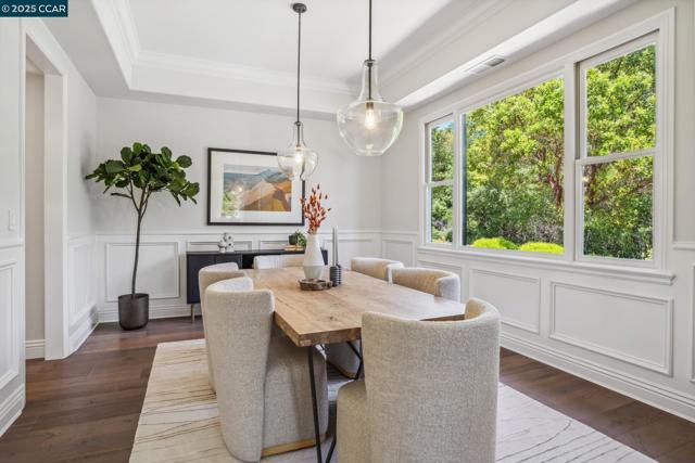 10 Candlelight Lane, Lafayette CA: https://media.crmls.org/mediaz/5bcad165-407c-4ecc-8531-8660ed05ac6f.jpg