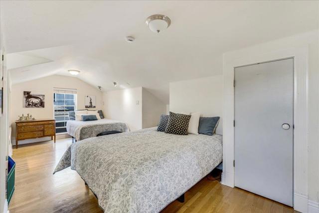 410 Monterey, Capitola CA: https://media.crmls.org/mediaz/5bcad835-ce30-44d2-ad55-ba827f315bed.jpg