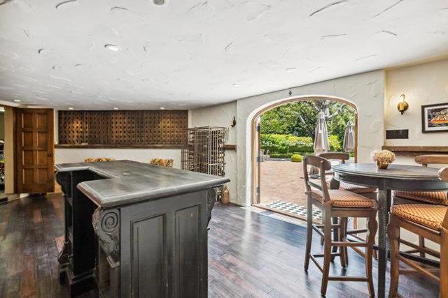 2307 Easton Drive, Burlingame CA: https://media.crmls.org/mediaz/5bcb7e96-76b2-4116-8d87-ad4bdbc3af68.jpg