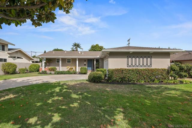 661 Balboa Avenue, Coronado CA: https://media.crmls.org/mediaz/5bcbd547-5184-47a0-8bbf-a1fc4a52a560.jpg