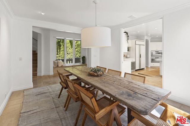 1549 Lindacrest Drive, Beverly Hills CA: https://media.crmls.org/mediaz/5bcbd741-9574-46bd-850b-4d88211b9357.jpg