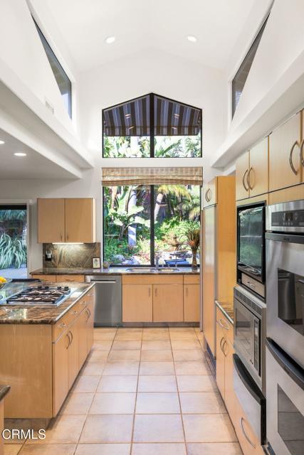 612 Via Arroyo, Ventura CA: https://media.crmls.org/mediaz/5bccd88d-4ebf-4153-99f1-85dc913aea13.jpg