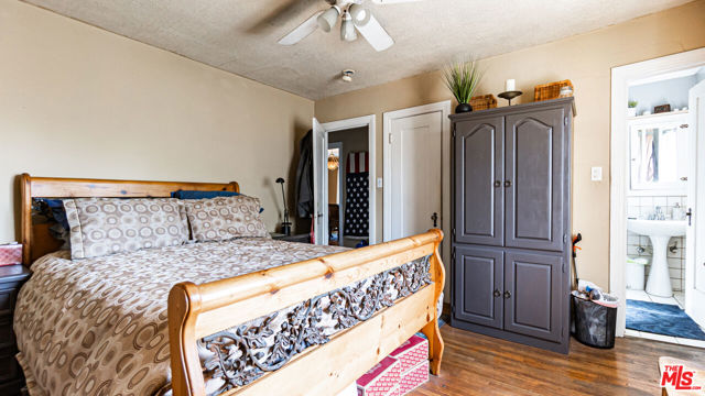 1277 S Orange Drive, Los Angeles CA: https://media.crmls.org/mediaz/5bcd1c21-5bfa-4759-aaf7-0edfd70308ad.jpg