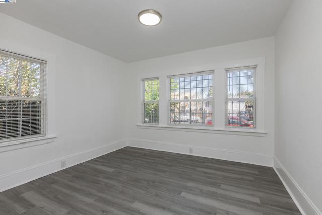 1322 83Rd Ave, Oakland CA: https://media.crmls.org/mediaz/5bcd4c89-088b-4e1d-b16b-e87a2c846d82.jpg