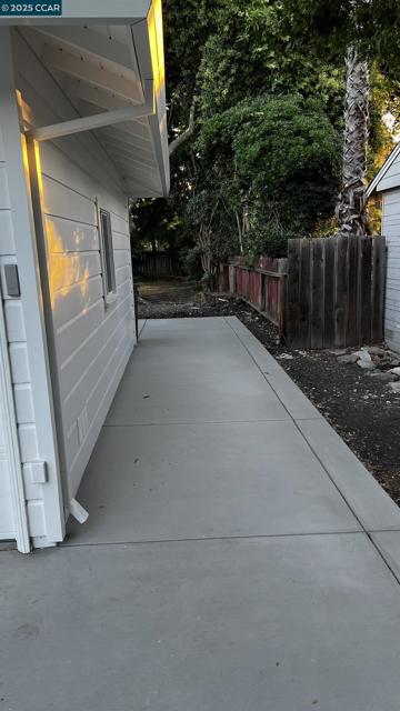 1867 Jacqueline Way, Concord CA: https://media.crmls.org/mediaz/5bce21b5-dc38-47fb-9ca7-9c2790abf80e.jpg