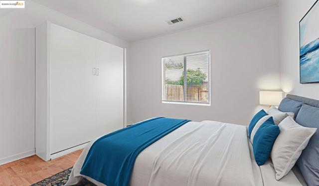 528 LA PRENDA DRIVE, Oakland CA: https://media.crmls.org/mediaz/5bcee03b-6686-4561-8eea-d18a35804812.jpg