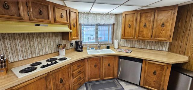 556 Millpond Drive, San Jose CA: https://media.crmls.org/mediaz/5bcfefca-7ec2-40f7-bc38-e1c8cae0f89e.jpg