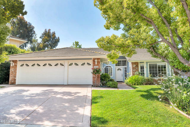 5050 Golden Nugget Way, Oak Park CA: https://media.crmls.org/mediaz/5bd022e1-bc3d-40f4-b79a-bea953b9c663.jpg