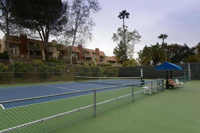 131 El Pinar, Los Gatos CA: https://media.crmls.org/mediaz/5bd030c8-3134-4c3b-93a4-733a61882dd7.jpg