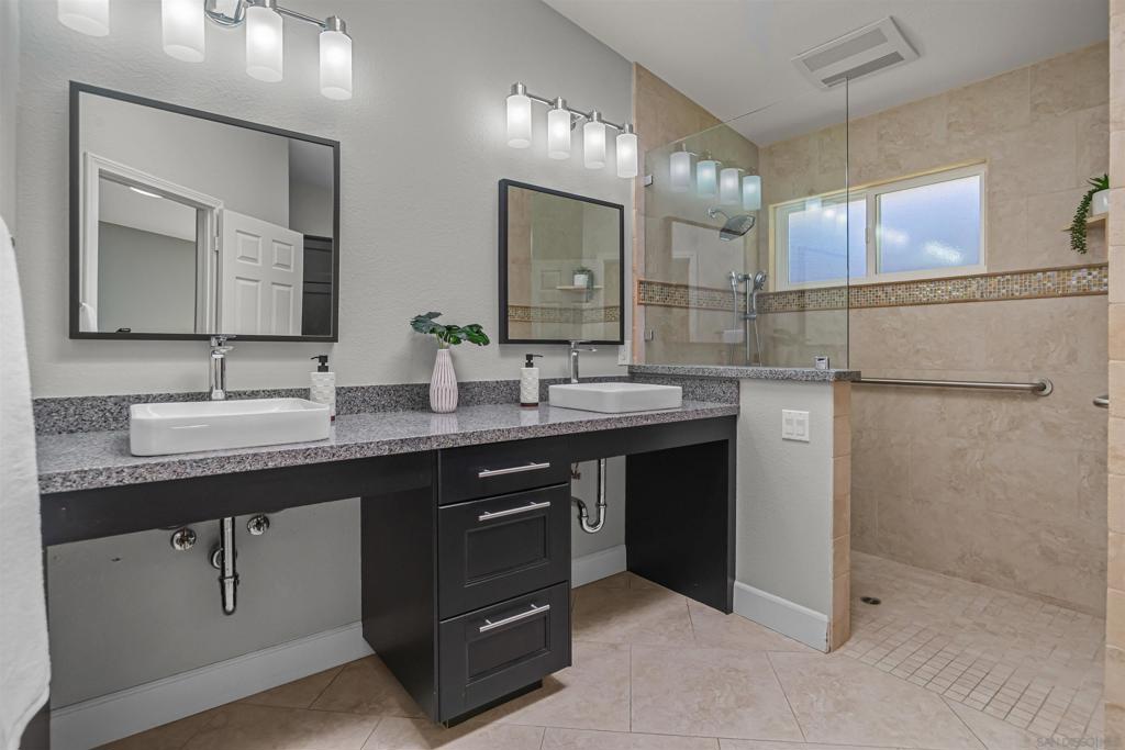 MLS #250043071SD image #14