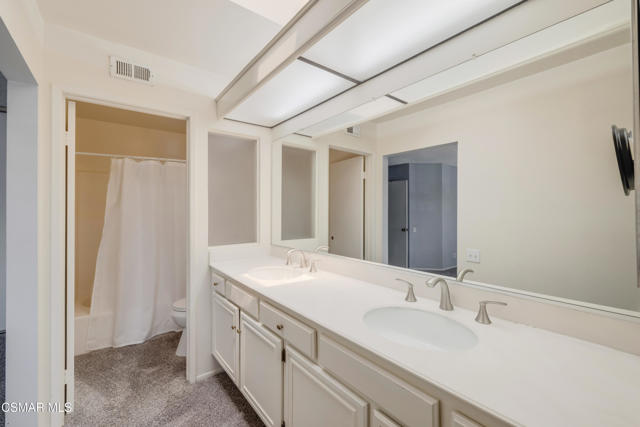 4471 Skyglen Court, Moorpark CA: https://media.crmls.org/mediaz/5bd3378e-98ea-4de9-9d11-92eb1e670cb2.jpg