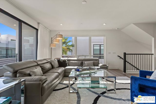 906 Cameron Center Drive, Palm Springs CA: https://media.crmls.org/mediaz/5bd3d0df-6248-40af-8ae2-7aae6cfb2100.jpg