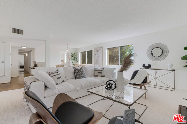 15060 Victory Boulevard, 105 photo 1