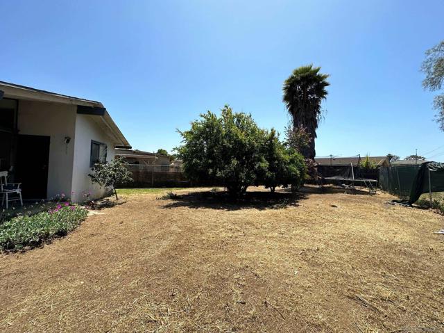 716 Elmwood Dr, Escondido, California 92025, 3 Bedrooms Bedrooms, ,2 BathroomsBathrooms,Single Family Residence,For Sale,Elmwood Dr,240022608SD