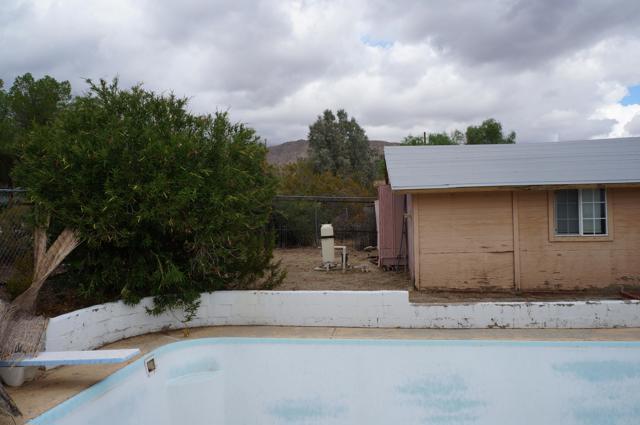 11022 West Drive, Morongo Valley CA: https://media.crmls.org/mediaz/5bd530d5-6477-4db8-bbab-89e43e0cca17.jpg
