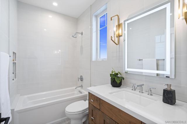 466 Westbourne, San Diego CA: https://media.crmls.org/mediaz/5bd55175-6317-49a2-ab33-4949a48c0710.jpg