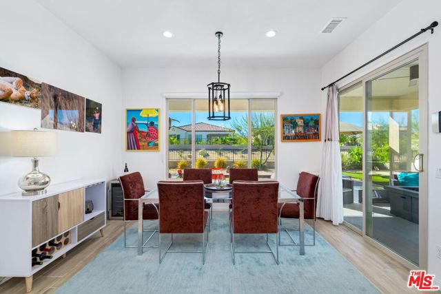 21 Chardonnay, Rancho Mirage CA: https://media.crmls.org/mediaz/5bd5ab41-d63b-4a33-91b6-5db5fa29ba82.jpg
