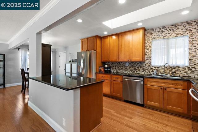 5494 Haussner Dr, Concord CA: https://media.crmls.org/mediaz/5bd600d6-3c50-48a9-9a1e-82434b803ea7.jpg