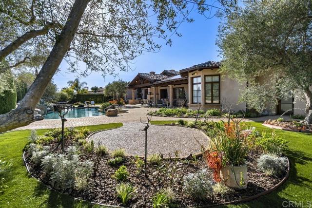 4965 Rancho Verde Trail, Carmel Valley CA: https://media.crmls.org/mediaz/5bd61447-d902-4fdb-a34d-12e69b739e2a.jpg