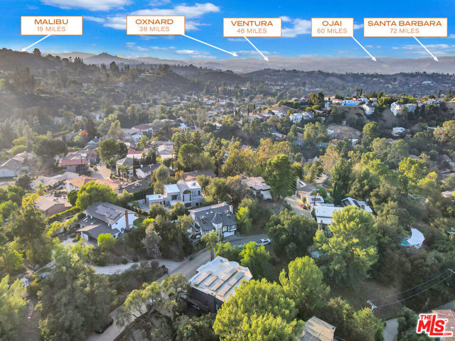 4102 Cachalote Street, Woodland Hills CA: https://media.crmls.org/mediaz/5bd6d76d-2fb1-4046-84fa-8b732d778f5b.jpg