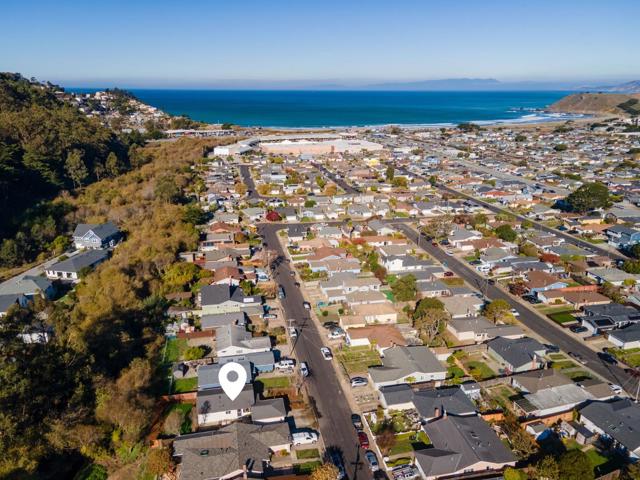1444 Flores Drive, Pacifica CA: https://media.crmls.org/mediaz/5bd6df20-6cff-42b3-8172-df17d630ebe5.jpg