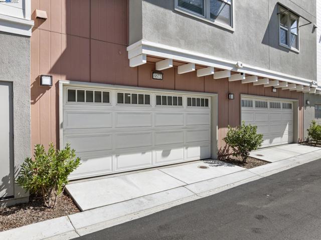 Image 31 of 39 For 9572 Seawind Way