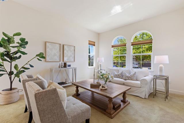 2715 Palatino Ct, Dublin CA: https://media.crmls.org/mediaz/5bd88e5f-bf1c-48e0-bd61-543c98f10a8e.jpg