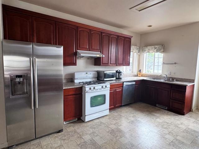 Image 1 of 6 For 427 Shorewood Lane