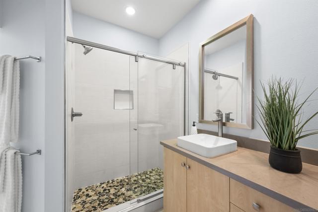 Image 34 of 74 For 7907 Modern Oasis Drive