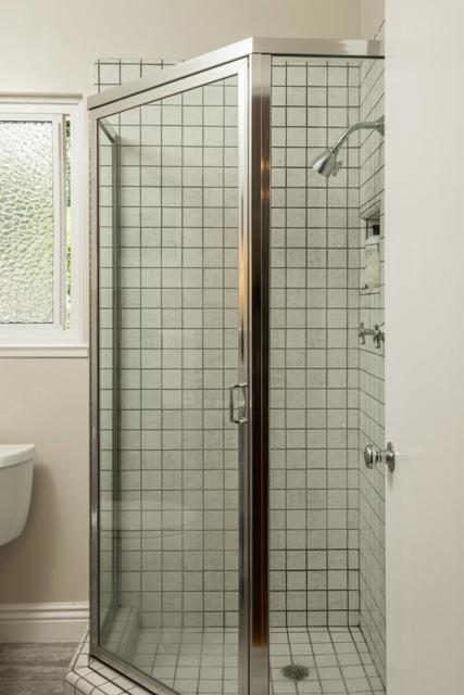 252 Raymundo Drive, Woodside CA: https://media.crmls.org/mediaz/5bd9ff11-42ad-41db-956a-b0516151a732.jpg