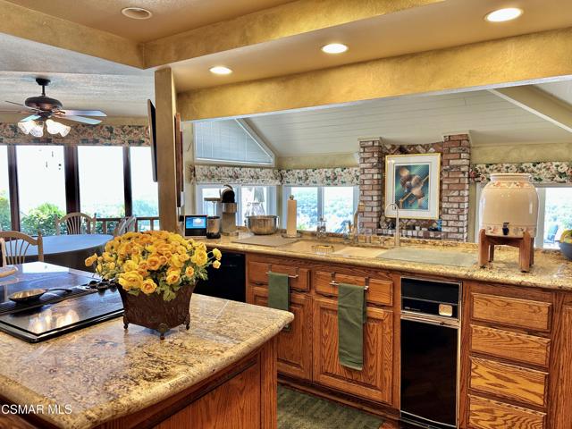 31445 Glenbridge Road, Westlake Village CA: https://media.crmls.org/mediaz/5bda085a-2dd0-407d-be62-7d9f3673fa9c.jpg