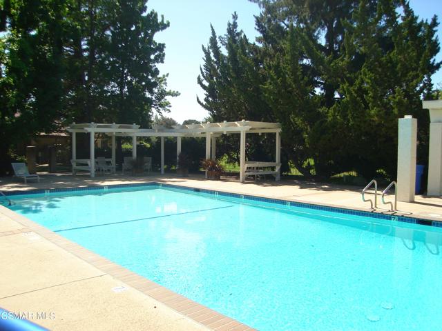 1098 Glenbridge Circle, Westlake Village CA: https://media.crmls.org/mediaz/5bda3759-c26d-428c-bc67-9bbbbe9107b9.jpg