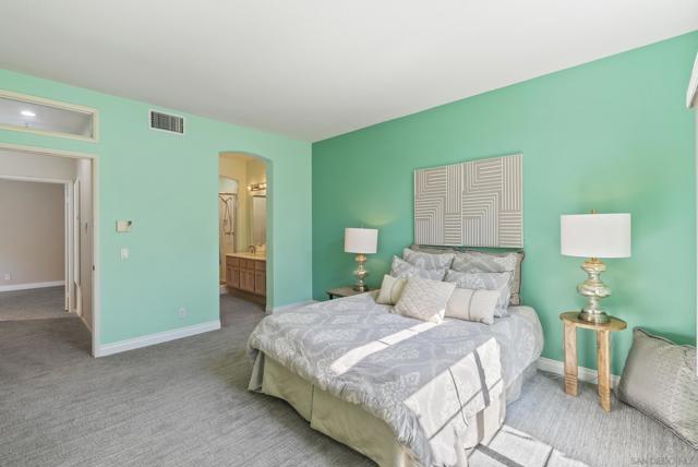 12630 Springbrook Dr, San Diego CA: https://media.crmls.org/mediaz/5bda5736-030d-4a86-a7e5-f354e6cf1e6c.jpg