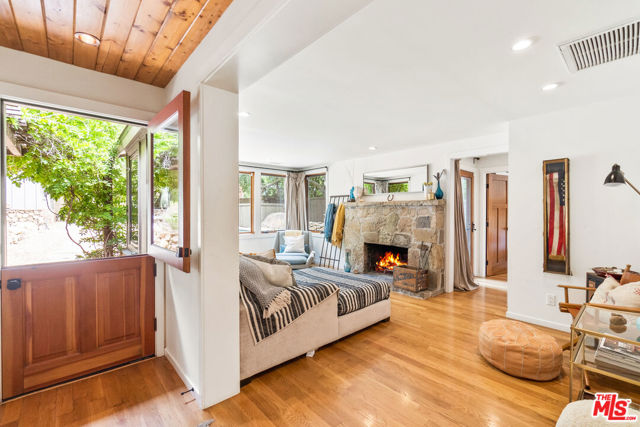 12609 Sisar Road photo 4