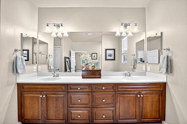 39492 Camino Piscina, Indio CA: https://media.crmls.org/mediaz/5bdad527-38a8-480e-8c3b-9338f38463a4.jpg