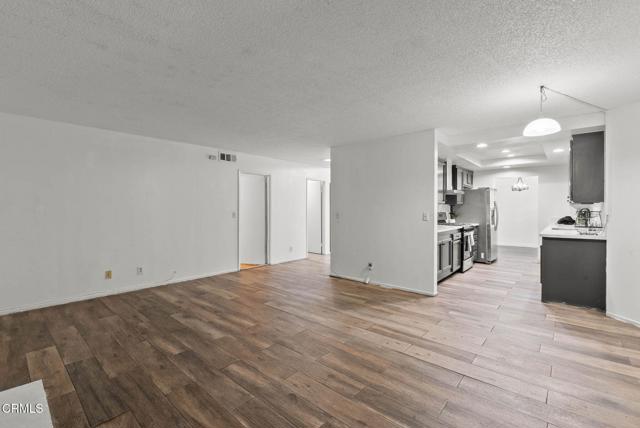 Detail Gallery Image 13 of 41 For 1501 Pisco Ln, Oxnard,  CA 93035 - 4 Beds | 2/1 Baths