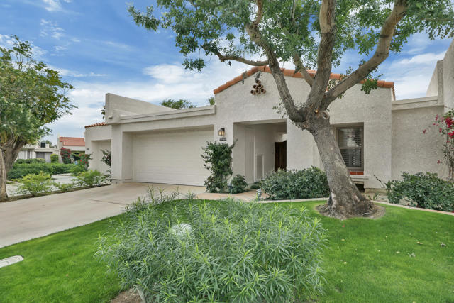 77463 Calle Mazatan, La Quinta CA: https://media.crmls.org/mediaz/5bdb03b5-b6c5-4cdb-b7bb-87988e0fa78c.jpg
