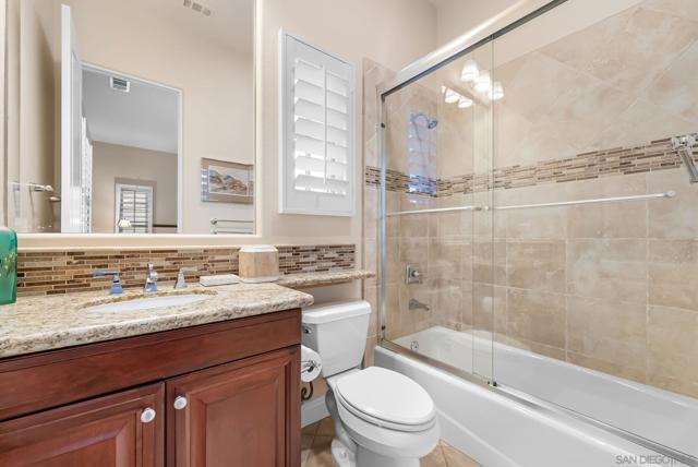 17075 San Antonio Rose Ct, San Diego CA: https://media.crmls.org/mediaz/5bdb146e-9a86-4651-af69-9c8c6f8eb8d5.jpg