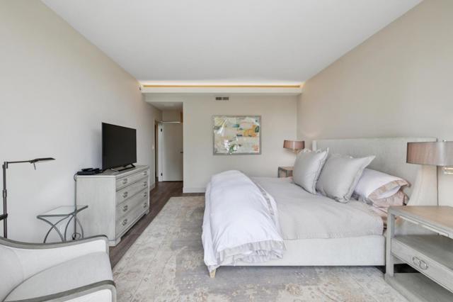 1330 University Drive, Menlo Park CA: https://media.crmls.org/mediaz/5bdb24f5-8184-4d4a-930d-31f8f4148659.jpg