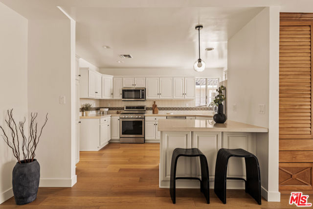 7737 Denrock Avenue, Los Angeles CA: https://media.crmls.org/mediaz/5bdb957f-ef7b-401c-a49b-aa29da14802d.jpg