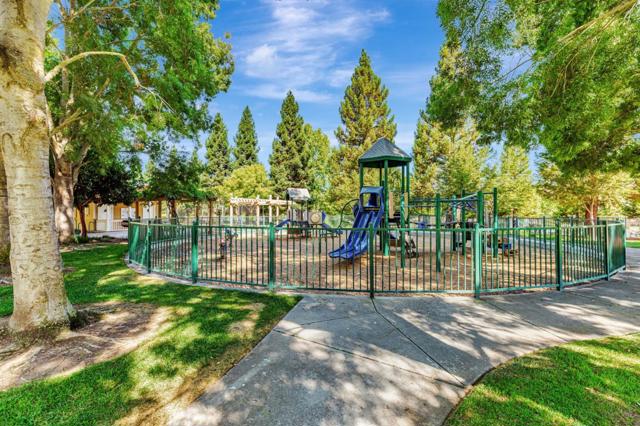 7473 Hoylake Court, Gilroy CA: https://media.crmls.org/mediaz/5bdbde37-e8cd-45a1-8ad7-a78722f74512.jpg