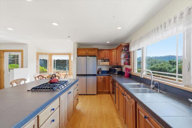 1175 Eagle Hill Road, Royal Oaks CA: https://media.crmls.org/mediaz/5bdc25cb-a268-46a7-82f7-5b62d5896656.jpg