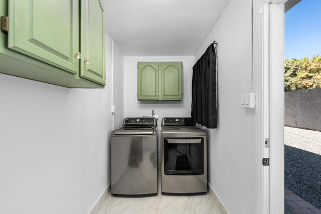 17319 Keith Street, Palm Springs CA: https://media.crmls.org/mediaz/5bdcd538-6558-4250-89f5-27729bf2d518.jpg